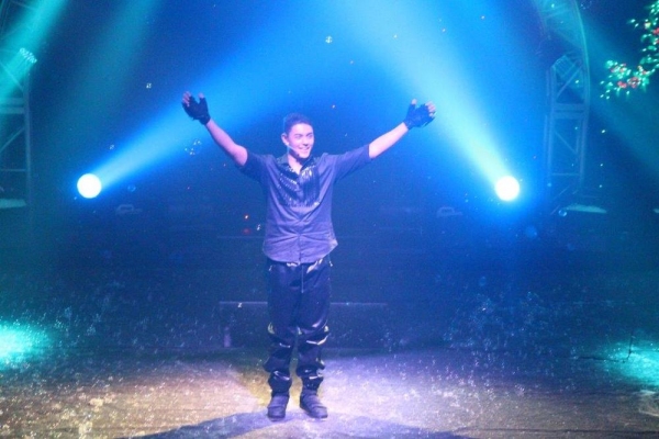 Photo Flash: GAZILLION BUBBLE SHOW Celebrates 7 Years in NYC Image