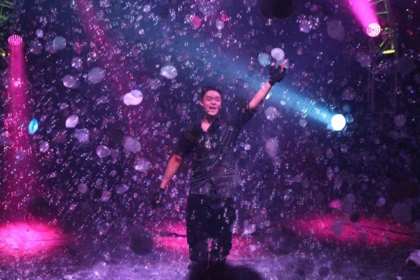 Photo Flash: GAZILLION BUBBLE SHOW Celebrates 7 Years in NYC Image