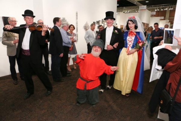 Photo Flash: Renowned Artist Kevin Berlin Ties the Knot with Snow White - First Look! Image
