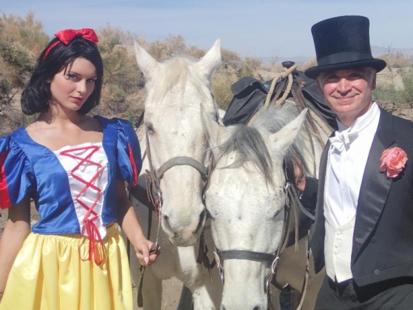 Photo Flash: Renowned Artist Kevin Berlin Ties the Knot with Snow White - First Look! Image