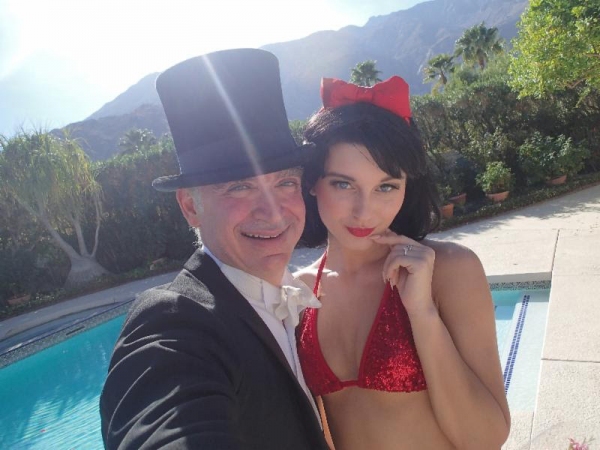 Photo Flash: Renowned Artist Kevin Berlin Ties the Knot with Snow White - First Look! Image