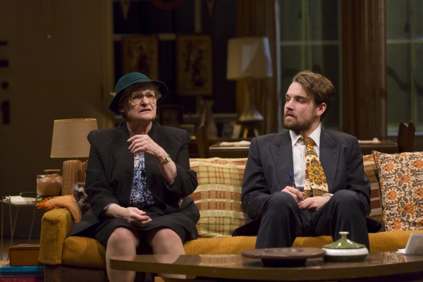 Photo Flash: First Look at Long Wharf Theatre's 4000 MILES by Amy Herzog  Image