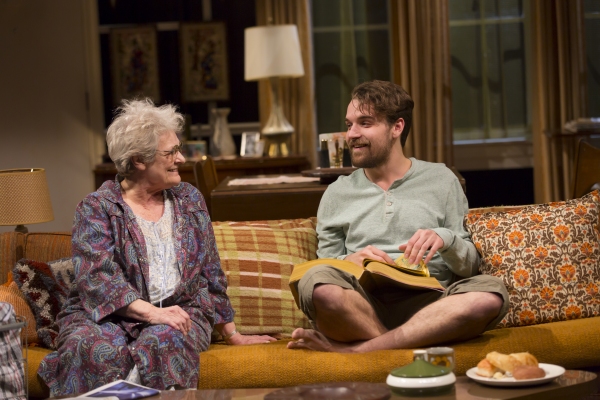 Photo Flash: First Look at Long Wharf Theatre's 4000 MILES by Amy Herzog 