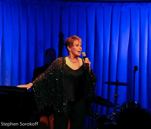 Photo Coverage: Amanda McBroom Plays the Colony Hotel in Palm Beach Image