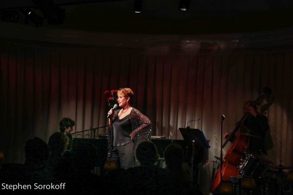 Photo Coverage: Amanda McBroom Plays the Colony Hotel in Palm Beach Image