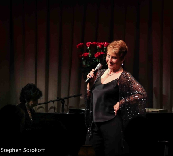 Photo Coverage: Amanda McBroom Plays the Colony Hotel in Palm Beach Image