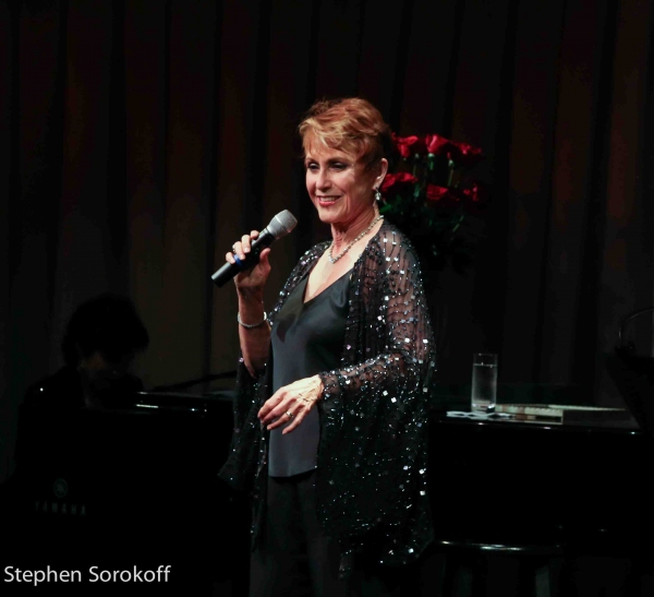 Photo Coverage: Amanda McBroom Plays the Colony Hotel in Palm Beach Image