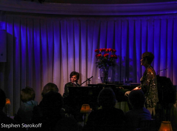 Photo Coverage: Amanda McBroom Plays the Colony Hotel in Palm Beach Image
