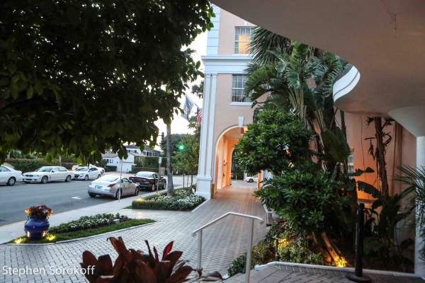 Photo Coverage: Amanda McBroom Plays the Colony Hotel in Palm Beach 
