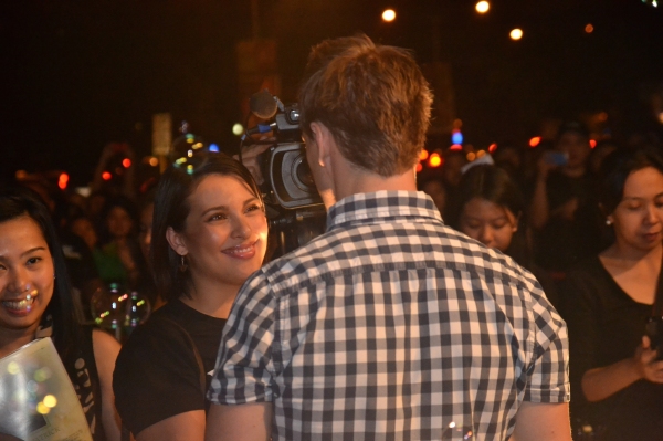 Photos|Video: WICKED Fans Serenade Australasian Cast on Closing Night Image