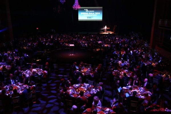 Photo Coverage: Bernadette Peters, Liam Neeson, & Alan Cumming & More Salute Sam Mendes at Roundabout Gala! Image