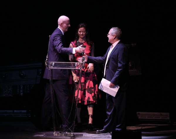 Photo Coverage: Bernadette Peters, Liam Neeson, & Alan Cumming & More Salute Sam Mendes at Roundabout Gala! Image