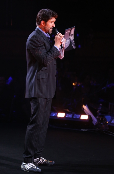 Photo Coverage: Bernadette Peters, Liam Neeson, & Alan Cumming & More Salute Sam Mendes at Roundabout Gala! Image