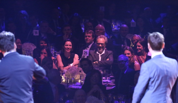 Photo Coverage: Bernadette Peters, Liam Neeson, & Alan Cumming & More Salute Sam Mendes at Roundabout Gala! Image
