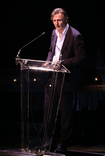 Photo Coverage: Bernadette Peters, Liam Neeson, & Alan Cumming & More Salute Sam Mendes at Roundabout Gala! Image
