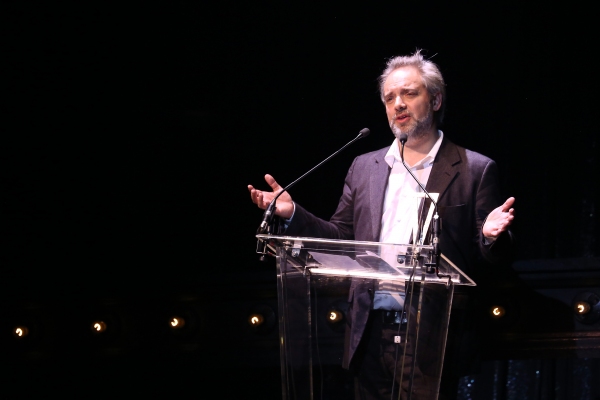 Photo Coverage: Bernadette Peters, Liam Neeson, & Alan Cumming & More Salute Sam Mendes at Roundabout Gala! 