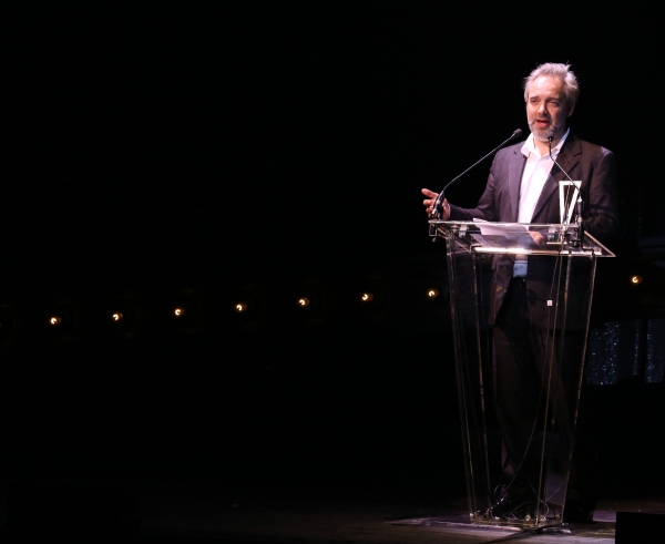 Photo Coverage: Bernadette Peters, Liam Neeson, & Alan Cumming & More Salute Sam Mendes at Roundabout Gala! Image