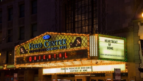 Photo Flash: Broadway In Chicago & Performers From HEARTBEAT OF HOME Green Marquees As Part of ShamROCK Chicago Image