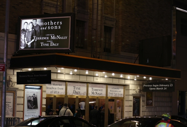 Photo Coverage: Tyne Daly & MOTHERS AND SONS Cast Takes Opening Night Bows! Image