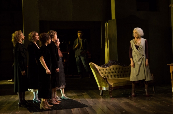Photo Flash: First Look at Michael Park, Laura Osnes, Mary Beth Peil and More in Atlantic Theater's THE THREEPENNY OPERA Image