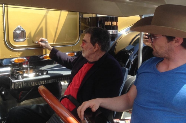 Photo Flash: Bubba's East Coast Rods Welcomes Burt Reynolds Image