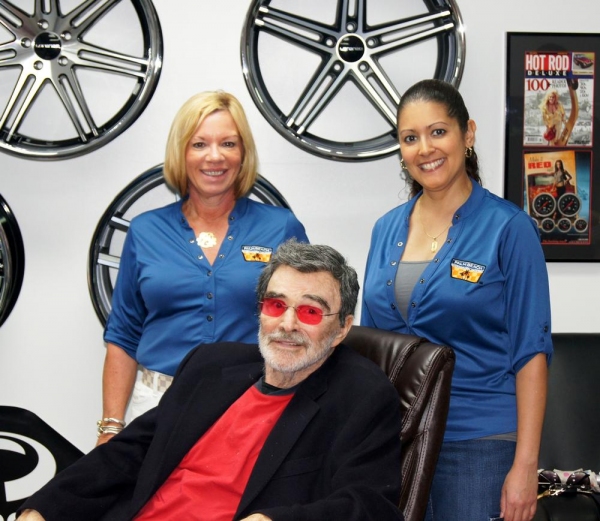 Photo Flash: Bubba's East Coast Rods Welcomes Burt Reynolds Image