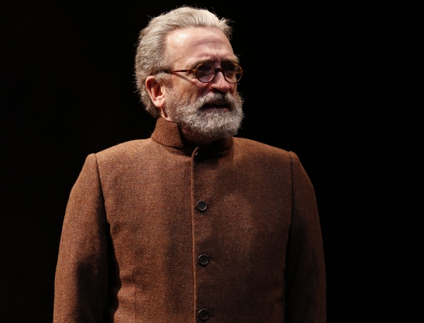 Photo Flash: First Look at Michael Pennington and More in KING LEAR at Theater for a New Audience Image