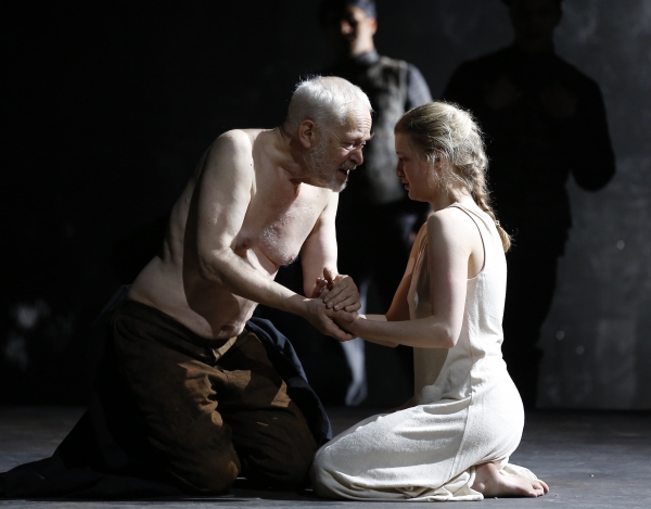 Photo Flash: First Look at Michael Pennington and More in KING LEAR at Theater for a New Audience Image
