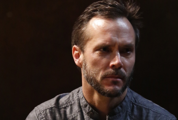 Photo Flash: First Look at Michael Pennington and More in KING LEAR at Theater for a New Audience Image