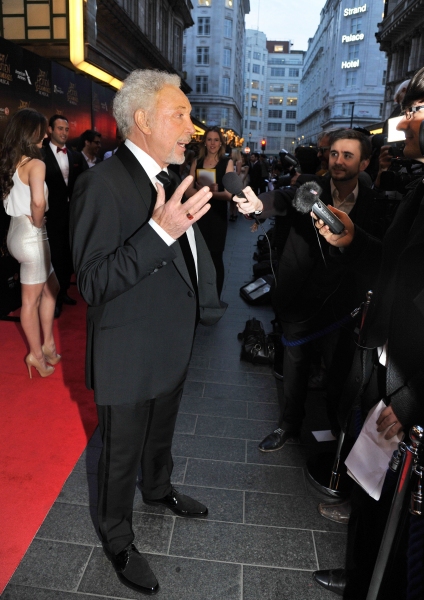 Photo Flash: DIRTY ROTTEN SCOUNDRELS Celebrates West End Opening at Savoy Theatre  Image