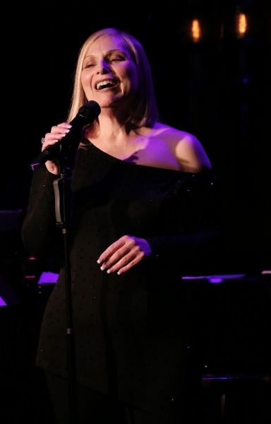 Photo Coverage: Roslyn Kind Makes 54 Below Debut to SRO Crowd!  Image