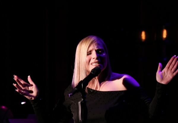 Photo Coverage: Roslyn Kind Makes 54 Below Debut to SRO Crowd! 