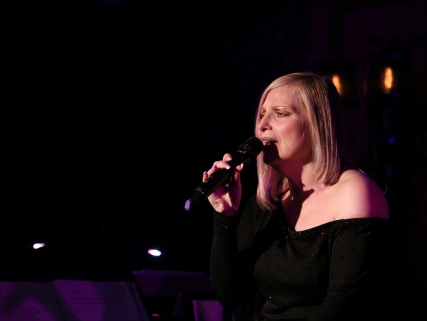 Photo Coverage: Roslyn Kind Makes 54 Below Debut to SRO Crowd!  Image