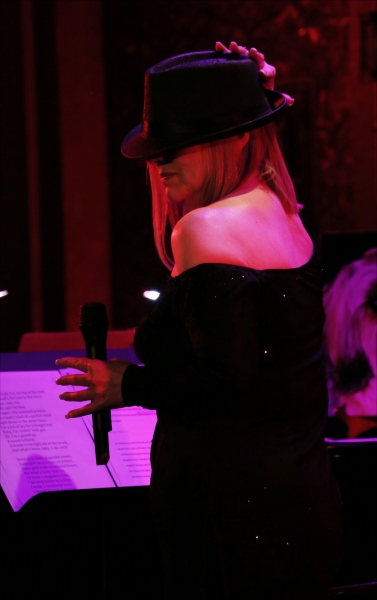 Photo Coverage: Roslyn Kind Makes 54 Below Debut to SRO Crowd!  Image