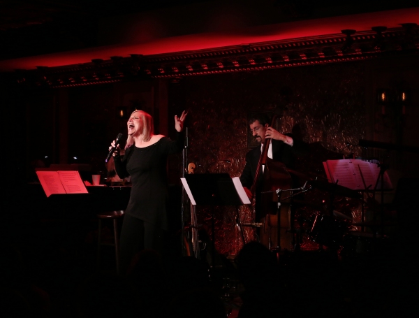 Photo Coverage: Roslyn Kind Makes 54 Below Debut to SRO Crowd! 