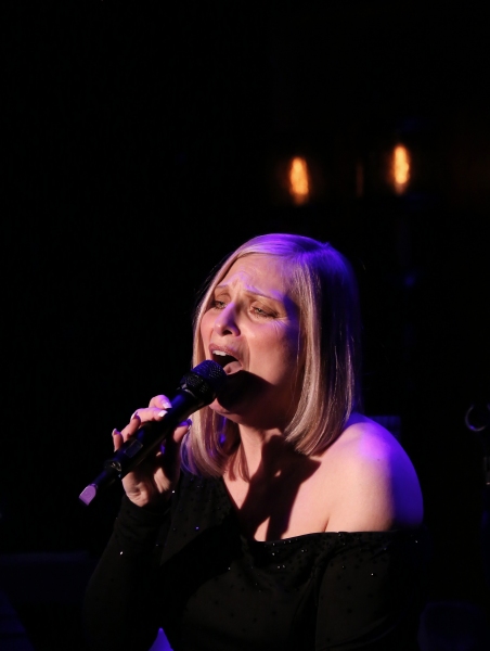 Photo Coverage: Roslyn Kind Makes 54 Below Debut to SRO Crowd! 