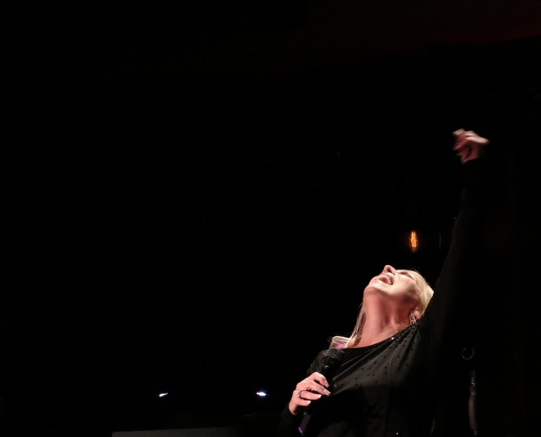 Photo Coverage: Roslyn Kind Makes 54 Below Debut to SRO Crowd!  Image