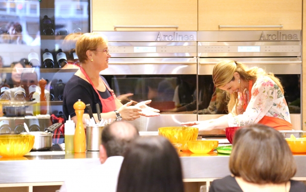 Photo Coverage: Chef Lidia Bastianich Cooks with BRIDGES OF MADISON COUNTY's Kelli O'Hara at Eataly Image
