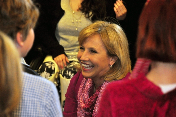Photo Flash: Lt. Governor Kim Guadagno Visits Paper Mill's Theatre for Everyone Performance 
