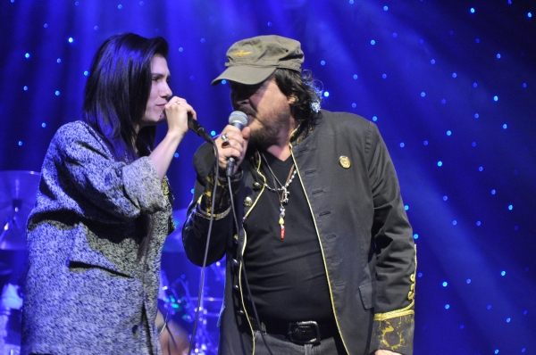 Photo Coverage: Zucchero and Company Play The Theater at Madison Square Garden Image