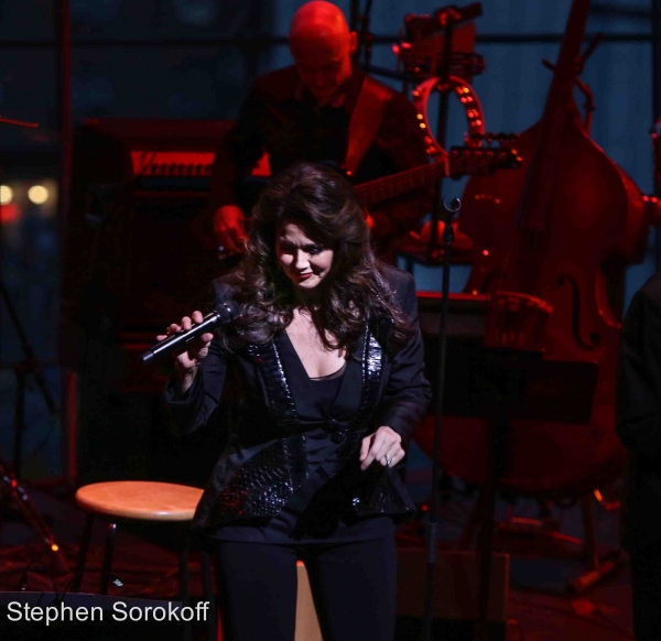 Photo Coverage: Lynda Carter Brings THE TIME OF MY LIFE to Jazz at Lincoln Center Image