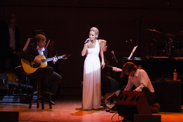 Photo Coverage: Kristin Chenoweth - Exclusive Performance Shots - THE EVOLUTION OF A SOPRANO at Carnegie Hall  Image