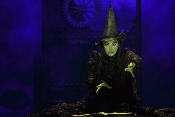 Photo Flash: First Look at Nick Adams, Emma Hunton & Gina Beck in WICKED National Tour!  Image