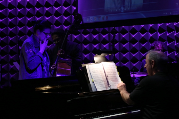Photo Coverage: Rehearsal of EVERYTHING'S COMING UP BROADWAYWORLD.COM at Joe's Pub 