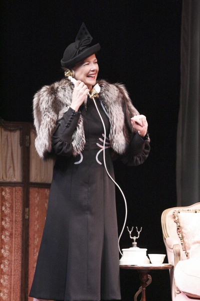Photo Flash: First Look at Annette Bening in RUTH DRAPER'S MONOLOGUES at Geffen Playhouse Image