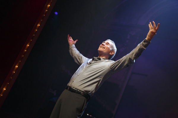 Photo Flash: First Look at Roundabout's JUST JIM DALE Image