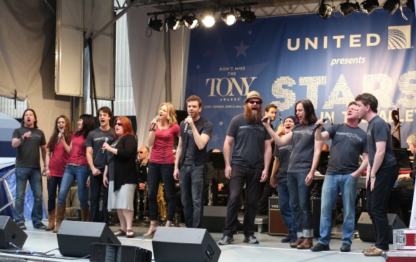 Photo Coverage: Broadway Unites! Casts of BEAUTIFUL, ROCKY, CABARET & More Perform at STARS IN THE ALLEY Image