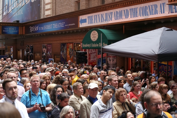 Photo Coverage: Broadway Unites! Casts of BEAUTIFUL, ROCKY, CABARET & More Perform at STARS IN THE ALLEY Image