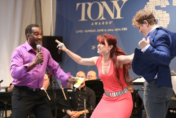 Photo Coverage: Broadway Unites! Casts of BEAUTIFUL, ROCKY, CABARET & More Perform at STARS IN THE ALLEY Image