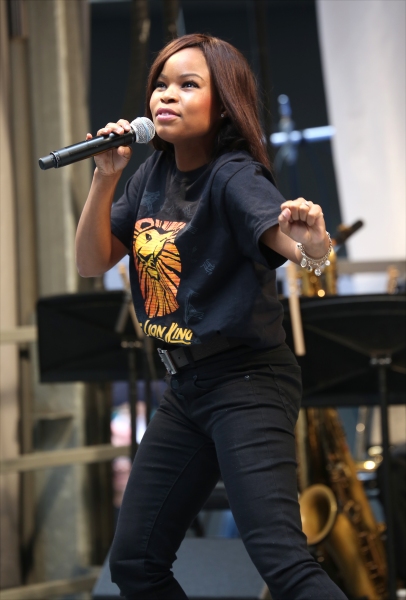 Photo Coverage: Broadway Unites! Casts of BEAUTIFUL, ROCKY, CABARET & More Perform at STARS IN THE ALLEY Image